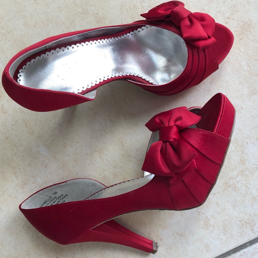 👠 Maribelle Cherry Red Satin D’Orsay Bow Heels 🍒